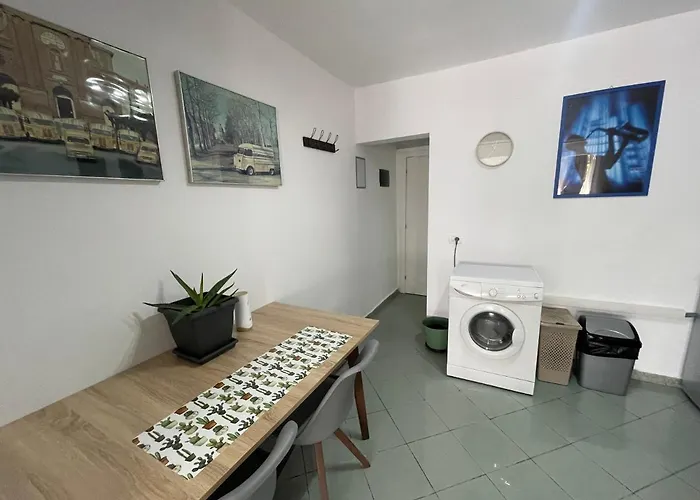 Downtown Boulevard Enchanting Apartment! 公寓 地拉那