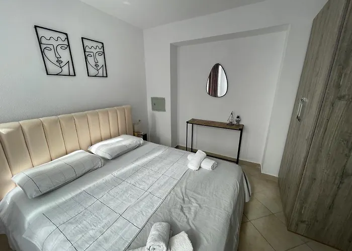 Downtown Boulevard Enchanting Apartment! Appartement Tirana